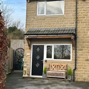 https://tar-top-silsden.yorkshirehotels.net