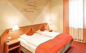Hotel Restaurant Zum Werdersee Bremen Exterior photo