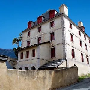 https://le-pavillon-des-officiers.fr-provencehotel.com