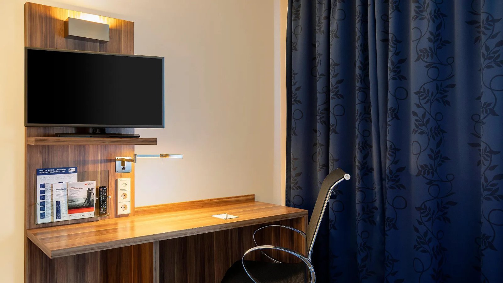 *** Otel Holiday Inn Express Bremen Airport By Ihg Almanya