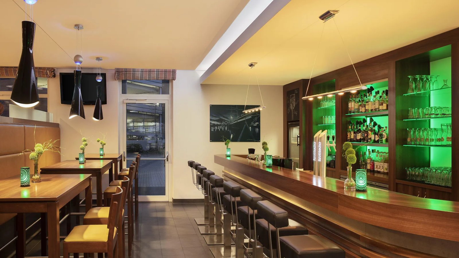 Holiday Inn Express Bremen Airport By Ihg 3*,