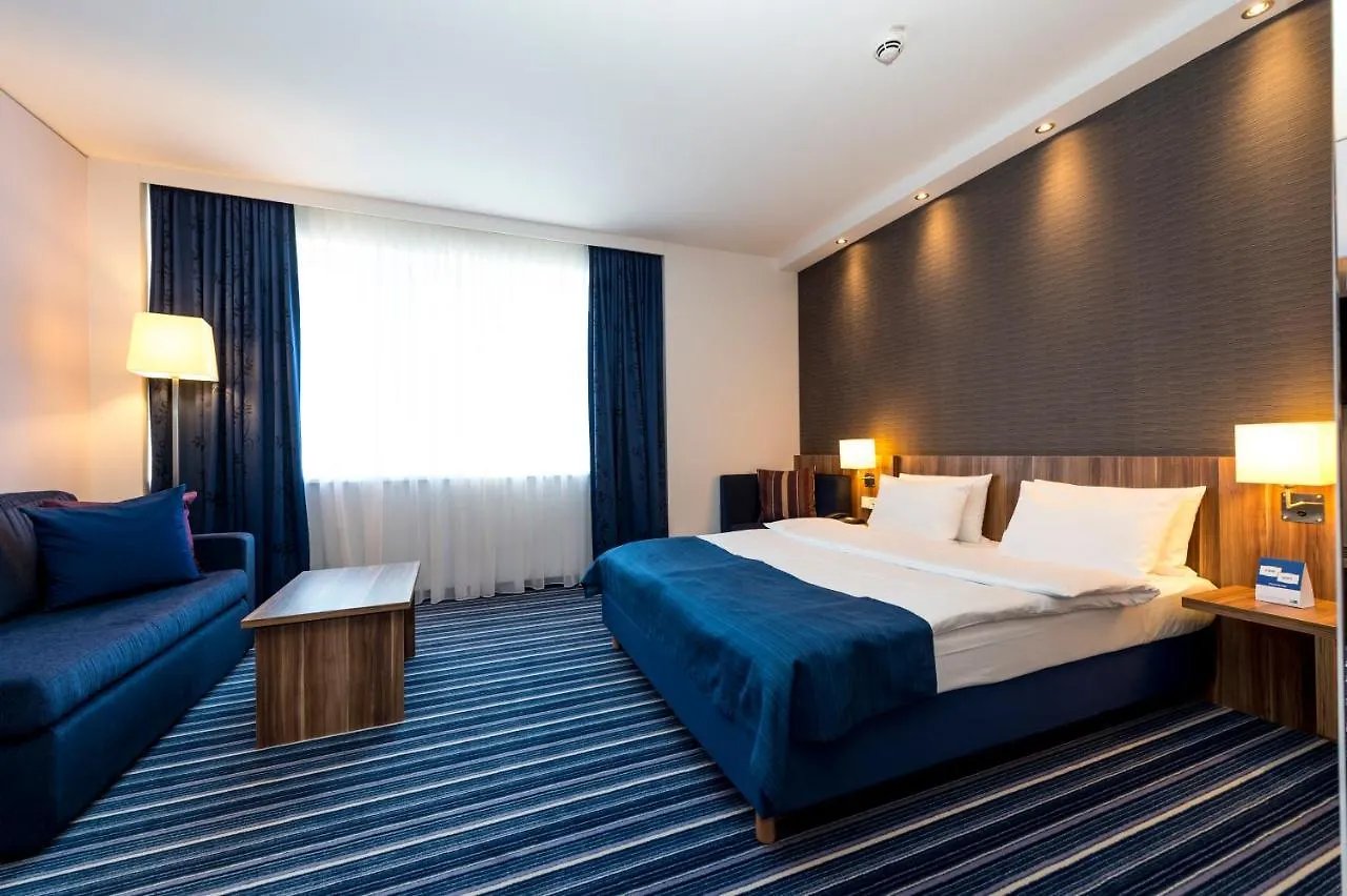 Holiday Inn Express Bremen Airport By Ihg