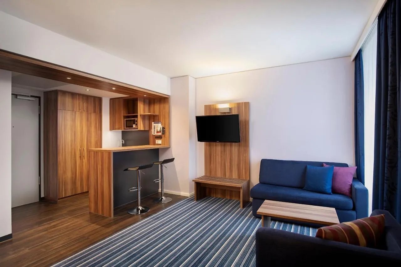 Holiday Inn Express Bremen Airport By Ihg Otel