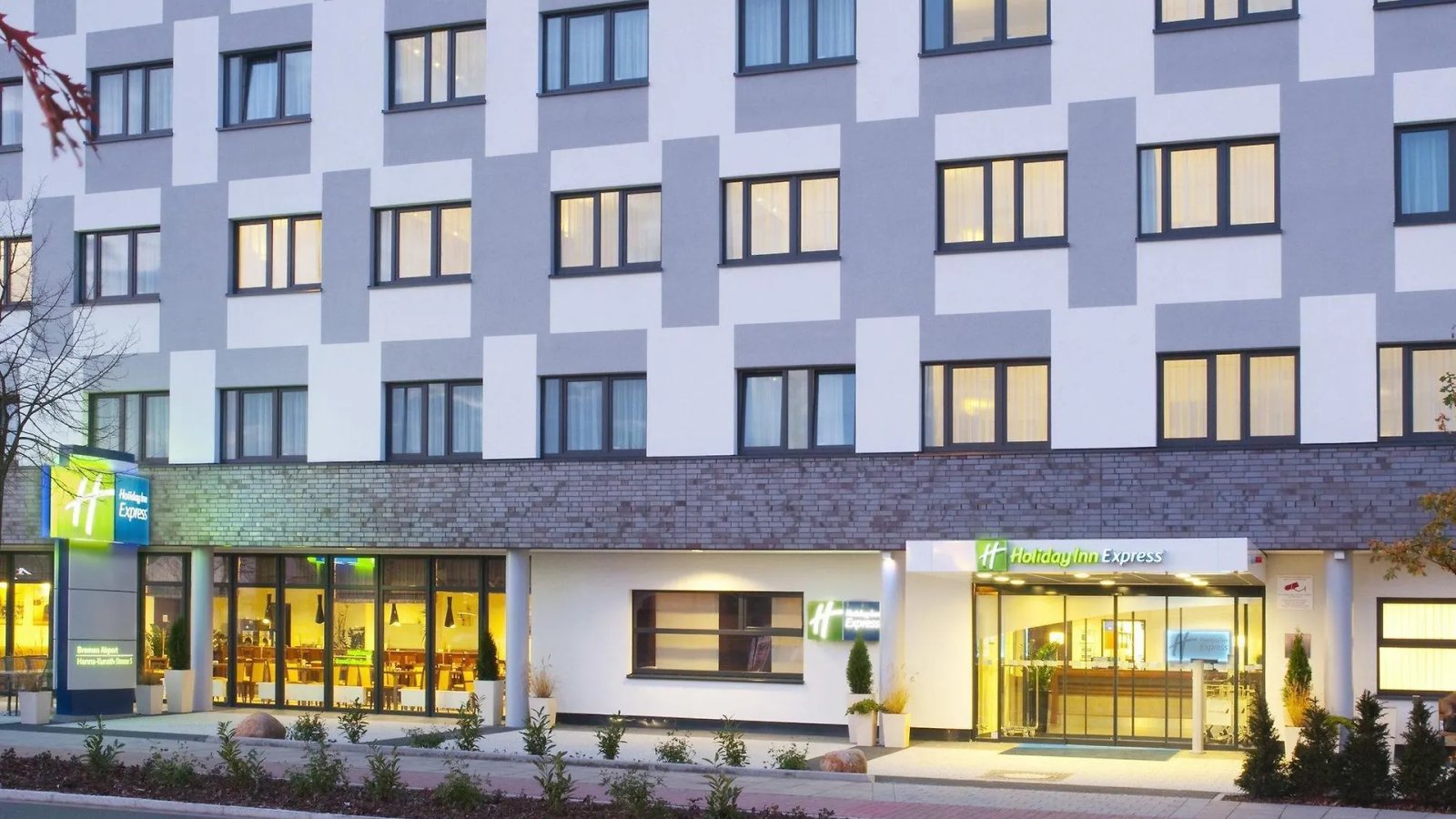 Holiday Inn Express Bremen Airport By Ihg Almanya