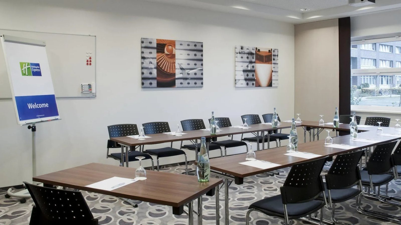 Holiday Inn Express Bremen Airport By Ihg Otel