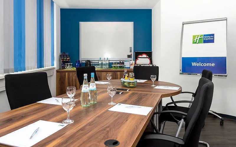 Holiday Inn Express Bremen Airport By Ihg Otel