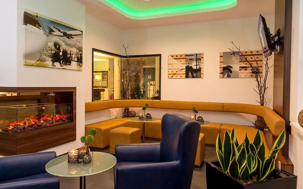 Holiday Inn Express Bremen Airport By Ihg 3*,