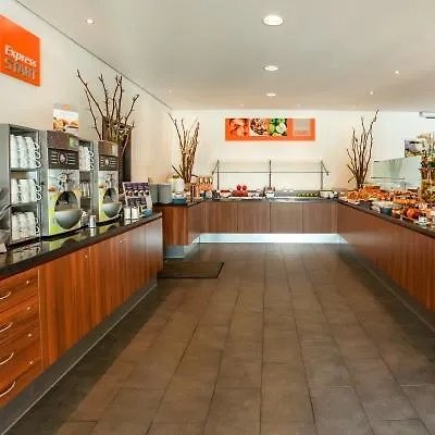 Holiday Inn Express Bremen Airport By Ihg Otel