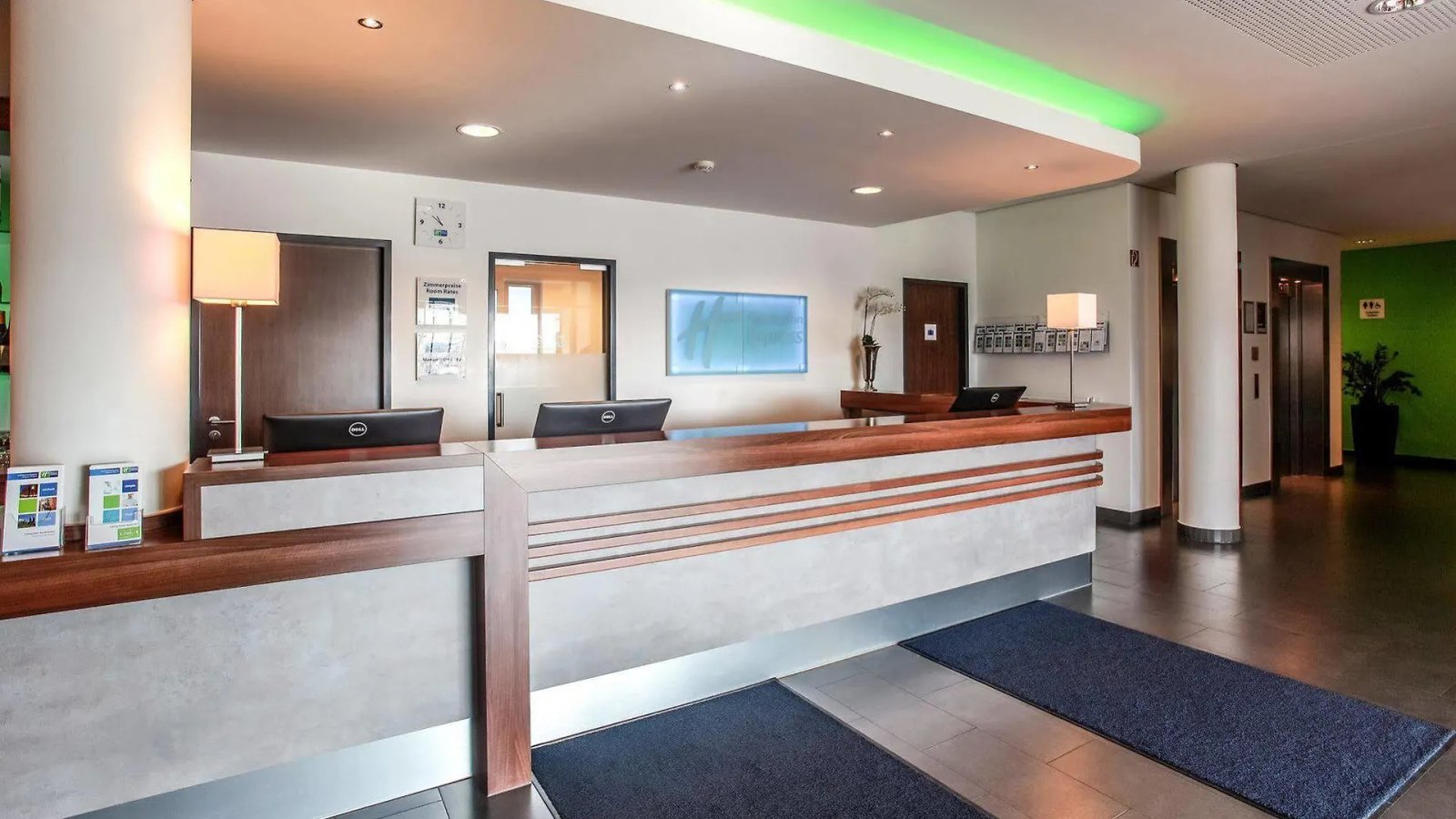 Holiday Inn Express Bremen Airport By Ihg Otel