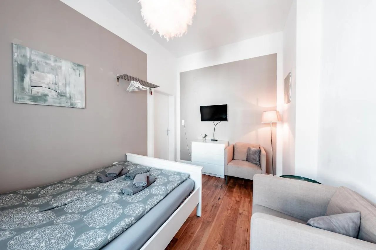 Homestay! Einhundertachtunddreissig Бремен