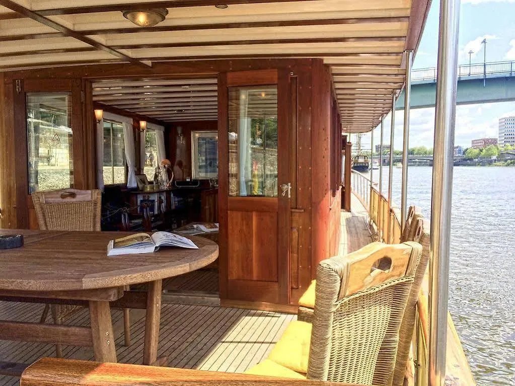 Ботель Hotelschiff Nedeva Бремен