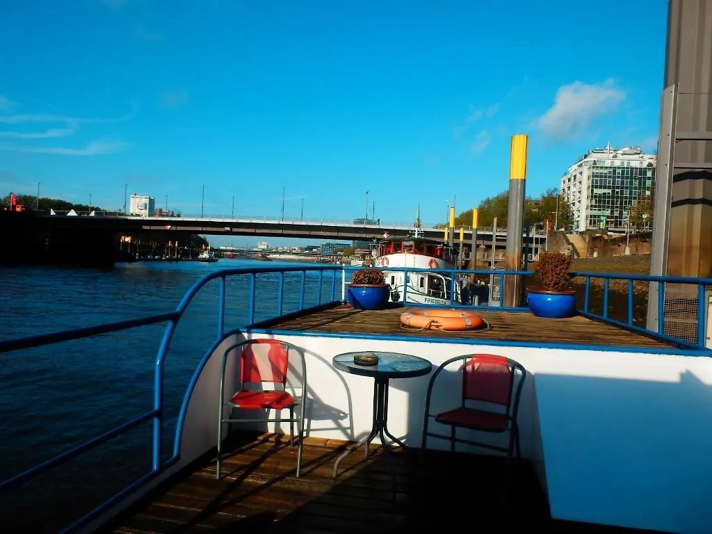 Hotelschiff Perle Bremen 3*,
