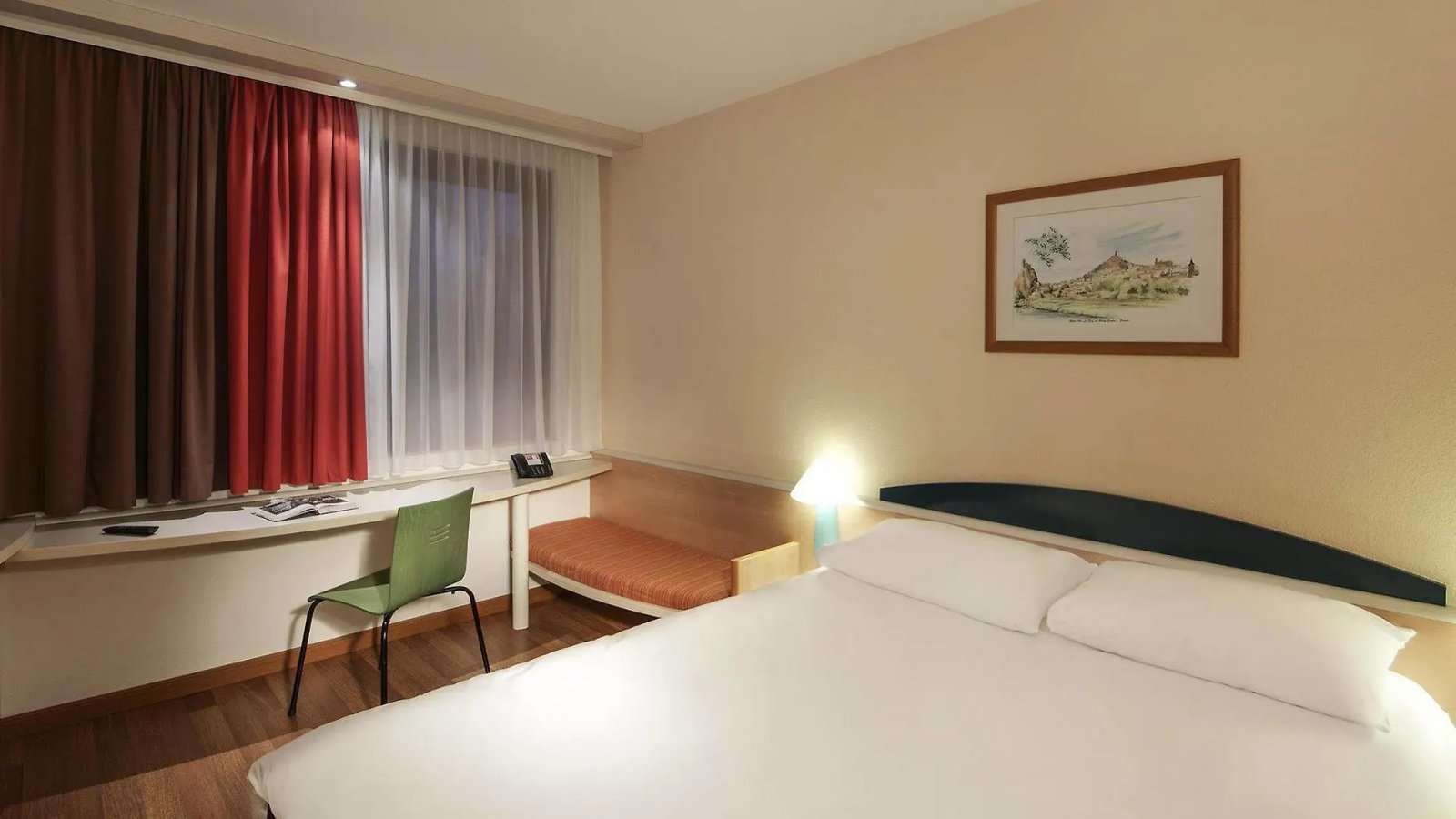 ** Otel Ibis Bremen City Almanya