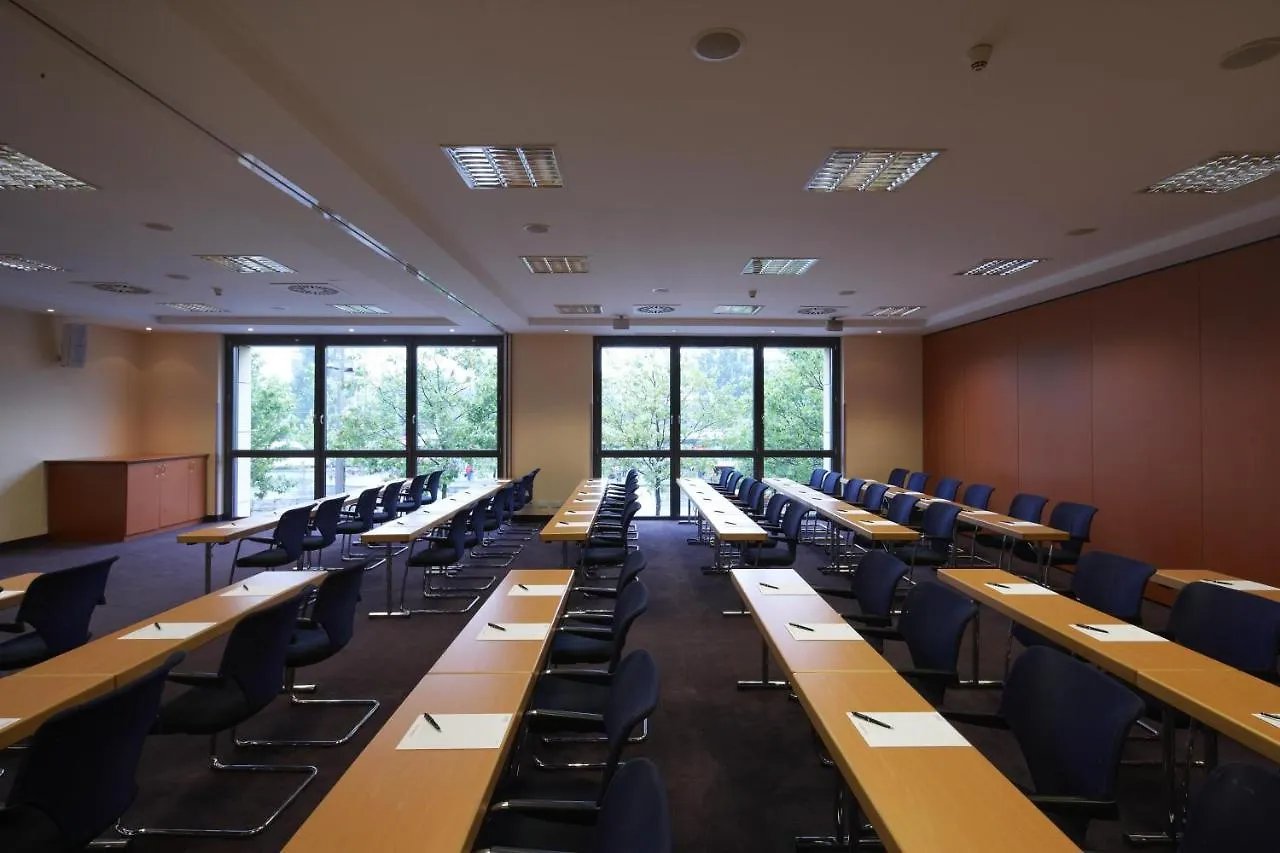 Intercityhotel Bremen 4*,