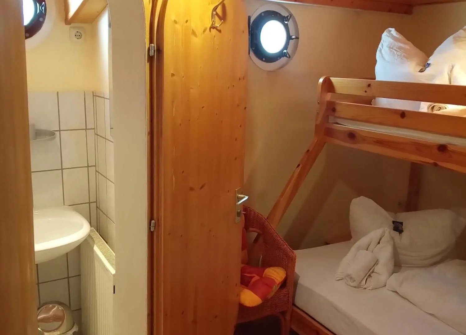 Kuestenmotorschiff Aventura Bremen