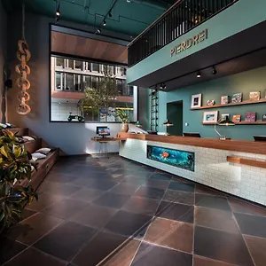 Pierdrei Hafencity Otel Hamburg