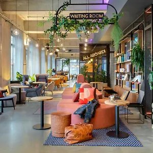 Moxy Ostbahnhof Otel Berlin