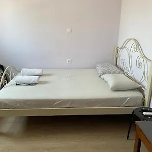 Private With A Beautiful Veranda Privatunterkunft Iraklio