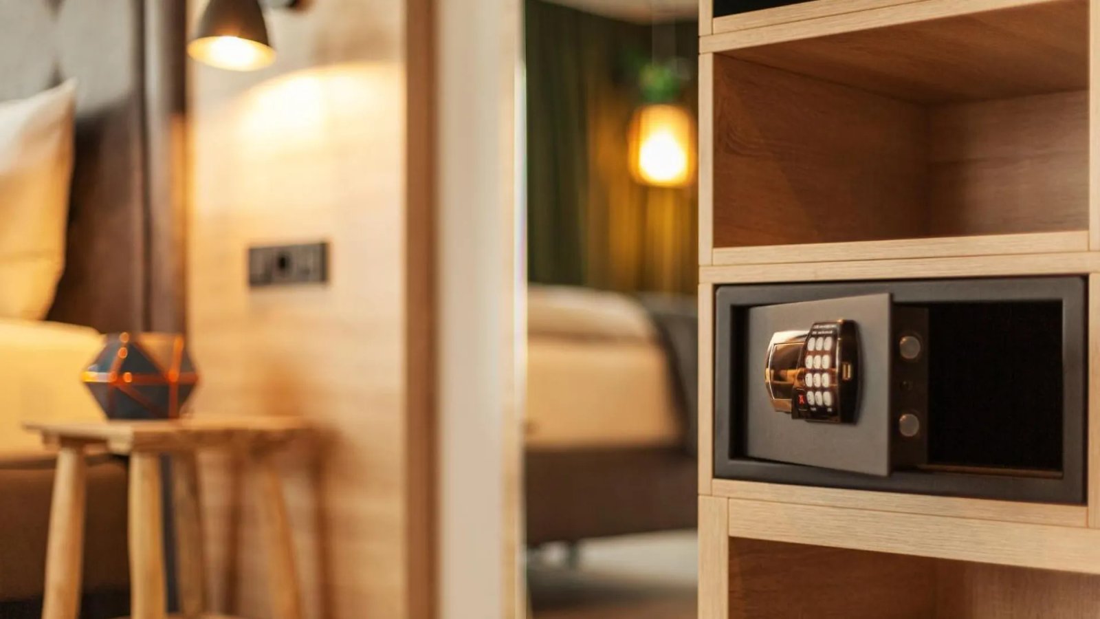 Holiday Inn - The Niu, Crusoe Bremen Airport, An Ihg Hotel 3*,